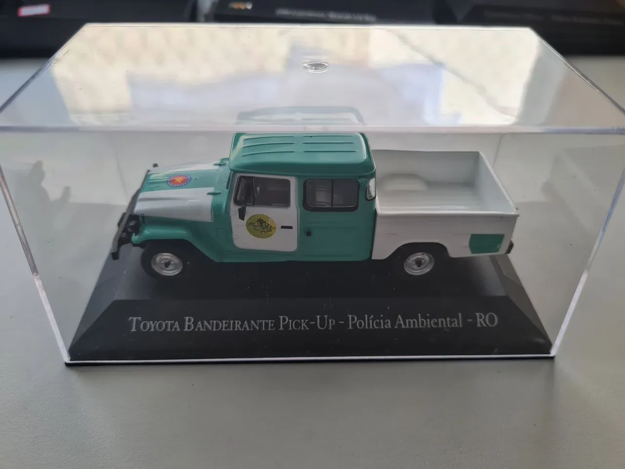 Miniatura Toyota Bandeirante Pick-Up Polícia Ambiental