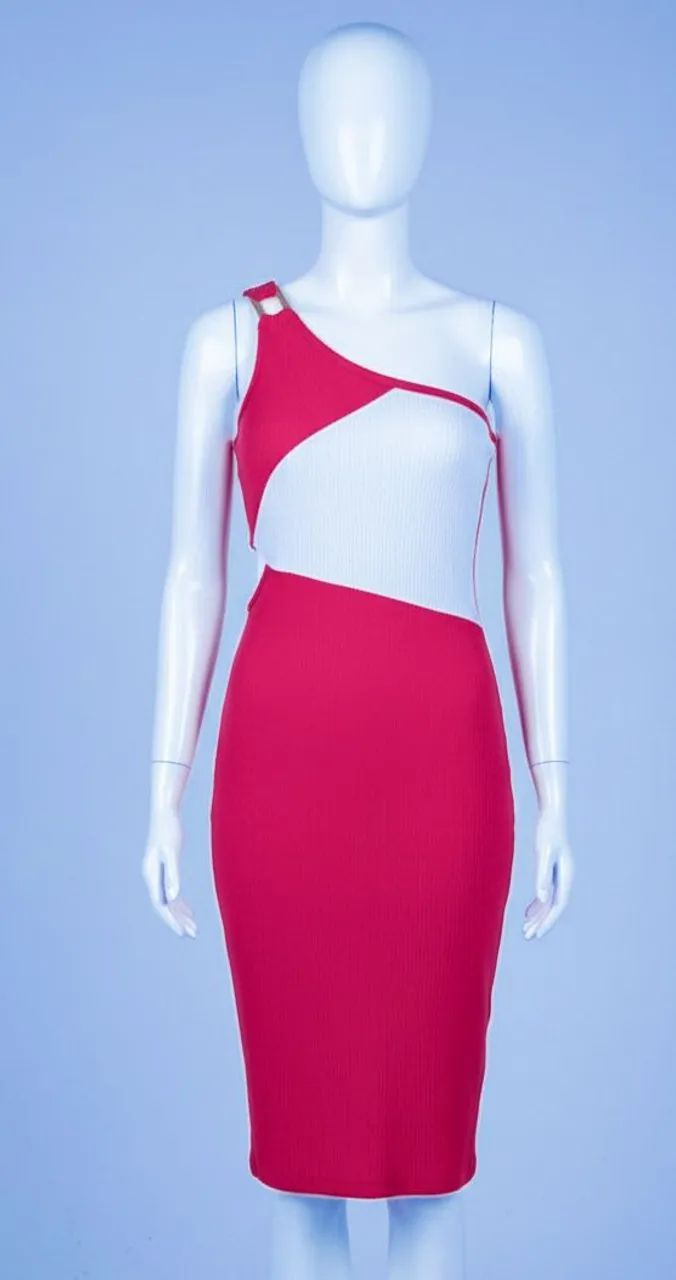 Vestido Rosa com Detalhe