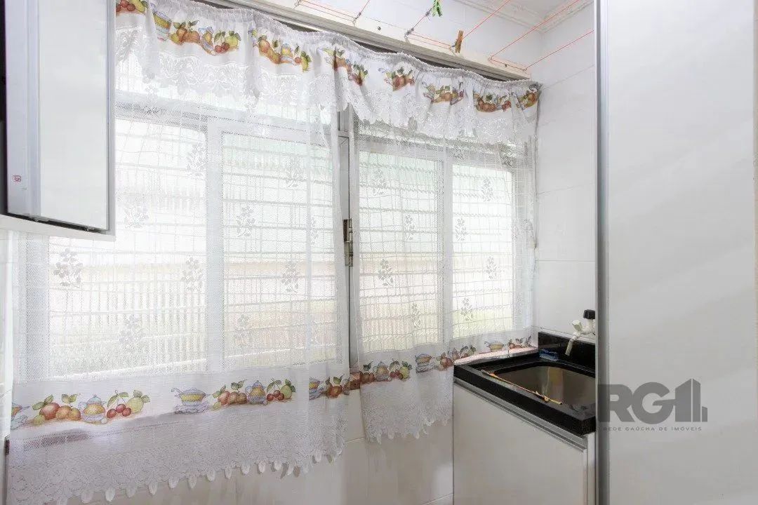Apartamento 2 dormitórios, bairro Camaquã. - Foto 5