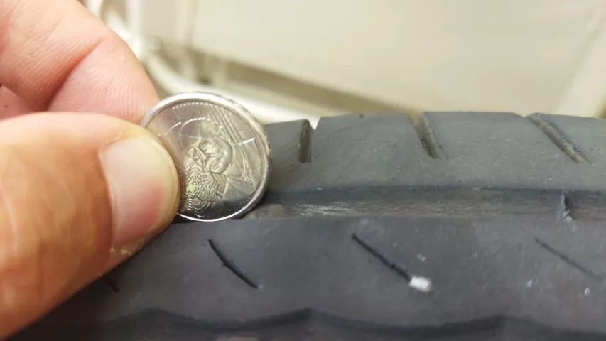 Pneus 1/4 vida - Foto 2