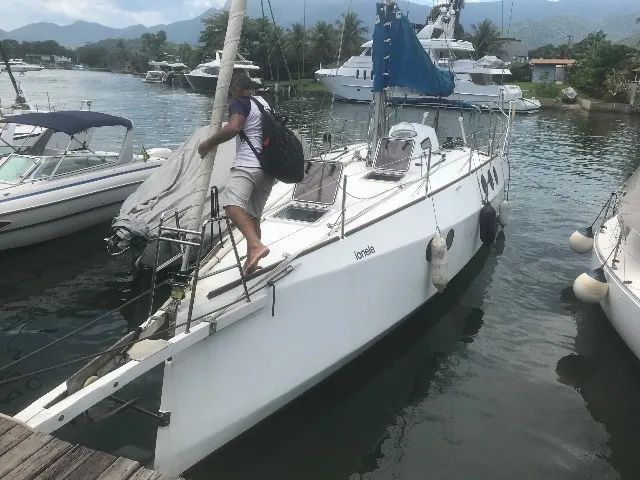 Veleiro rapido elegante e criativo