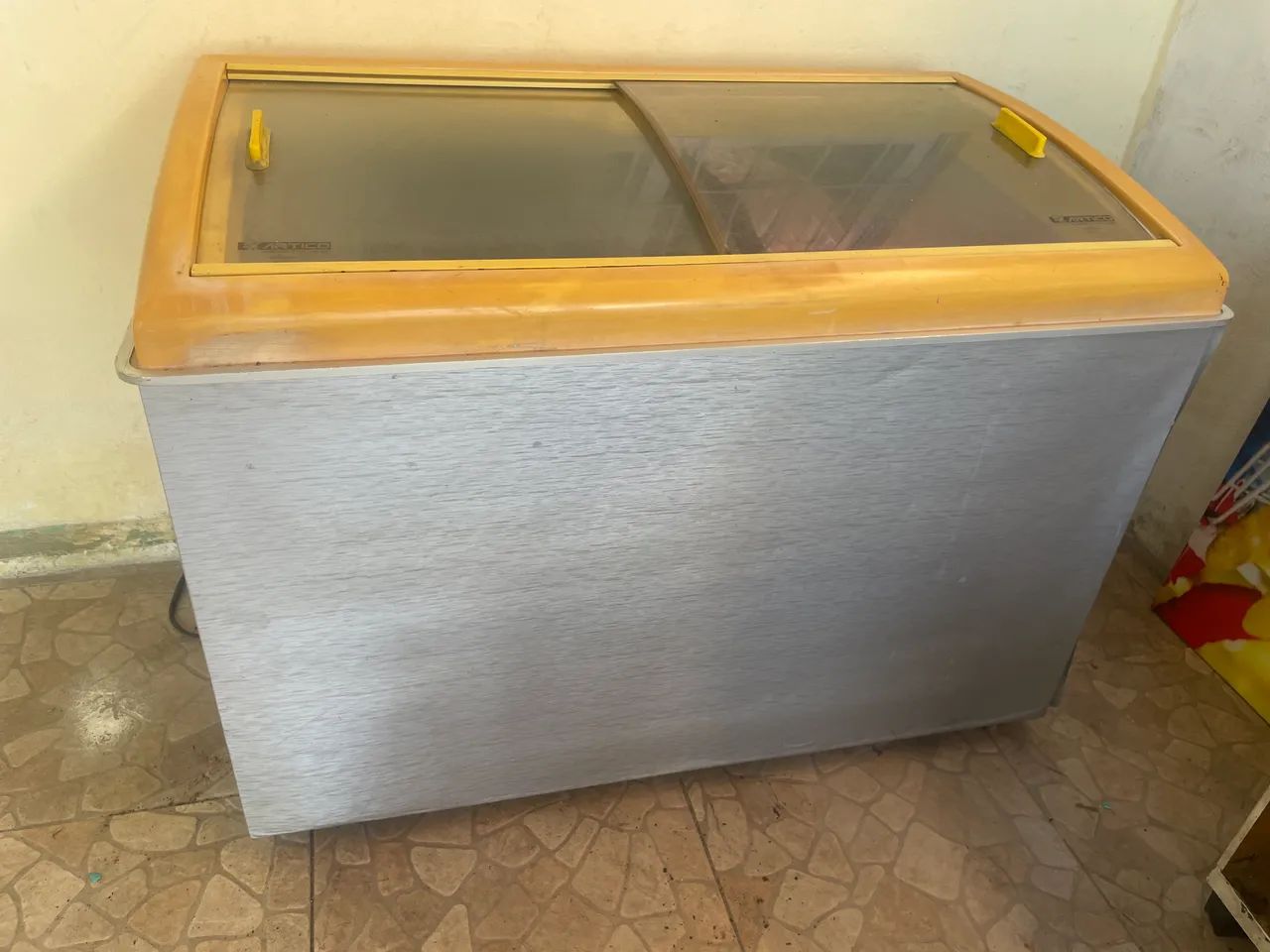 Freezer em ótimo estado 