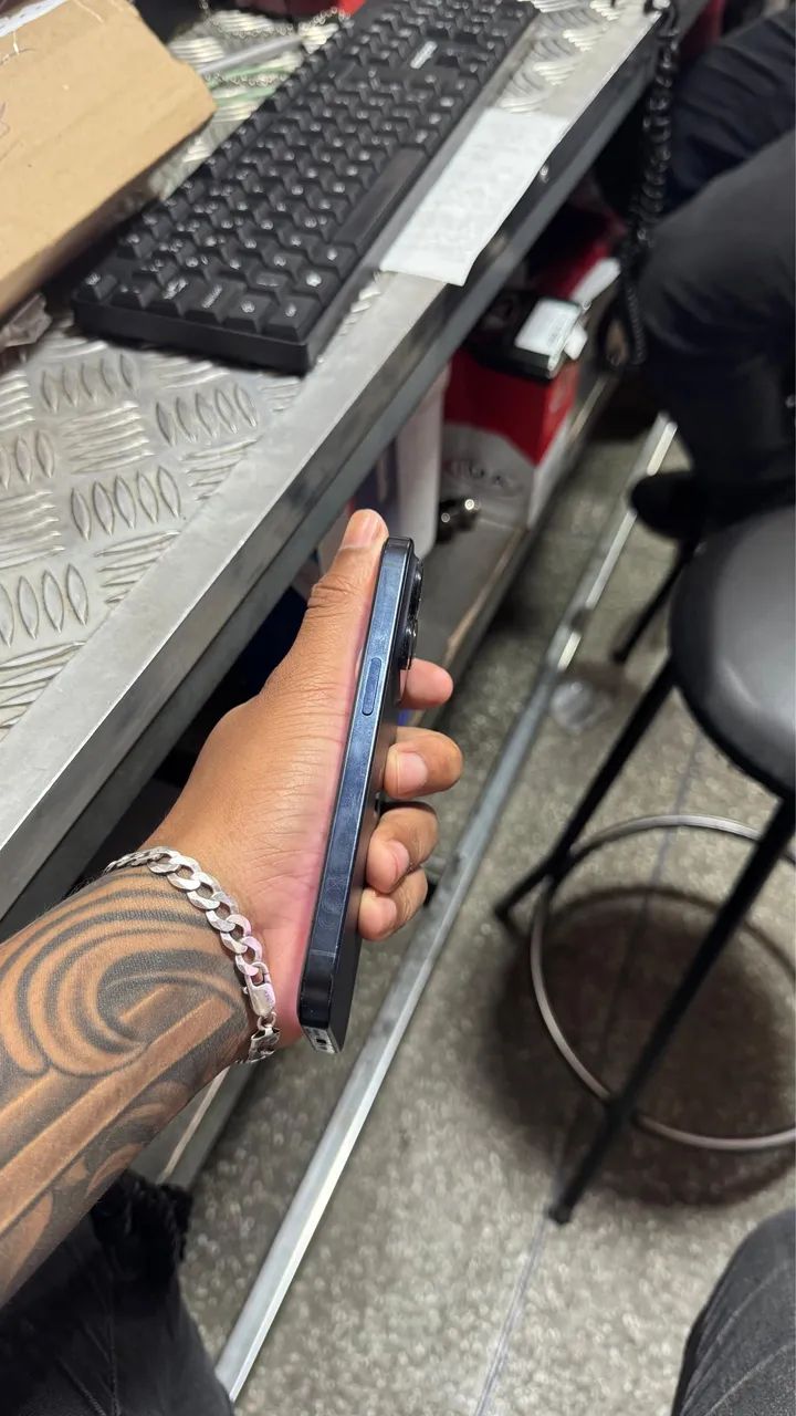 iPhone 15 pro 128 Gb - Foto 3