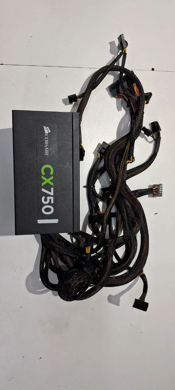 Fonte Corsair CX 750W, 80 Plus Bronze