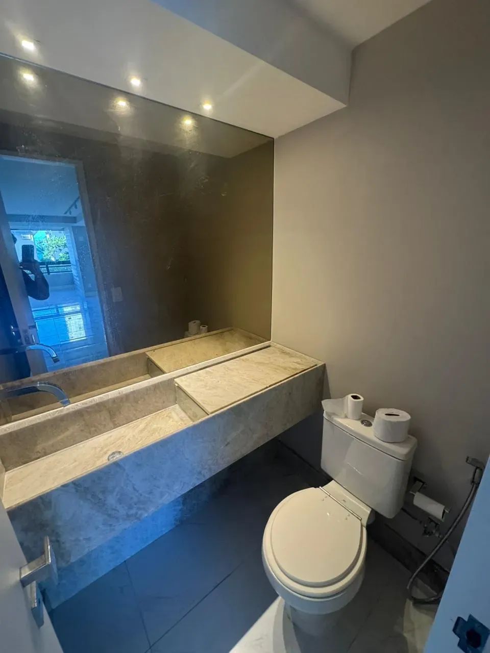 Alugo lindo apartamento na navegantes 180 m2 3 quartos com dependência de funcionária. - Foto 10