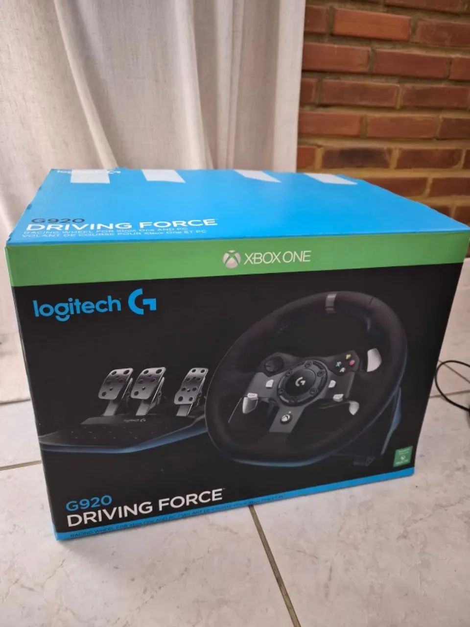 Volante Logitech G920 Driving Force e Pedais com Force Feedback para Xbox / PC