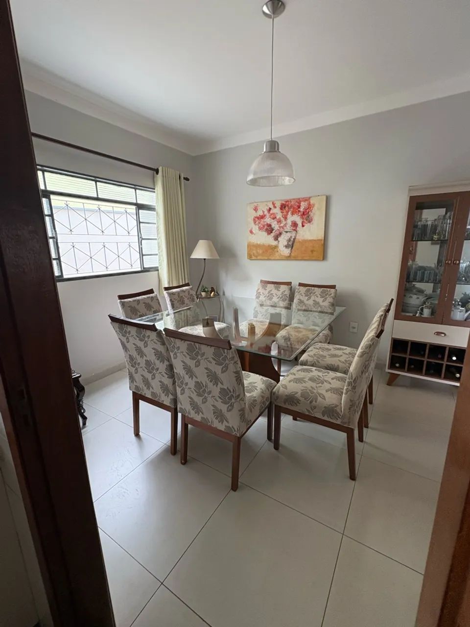 Mesa de jantar 8 cadeiras 