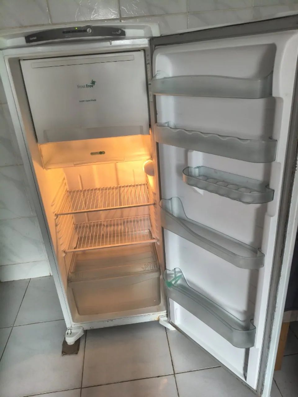 Vende-se uma geladeira consul  - Foto 3
