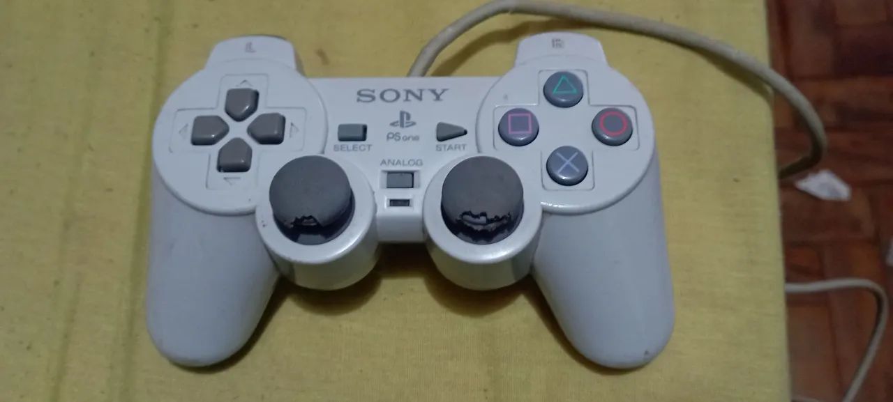 **PraSair** Controle Sony Psone Série H, testado Ok (detalhes estéticos)