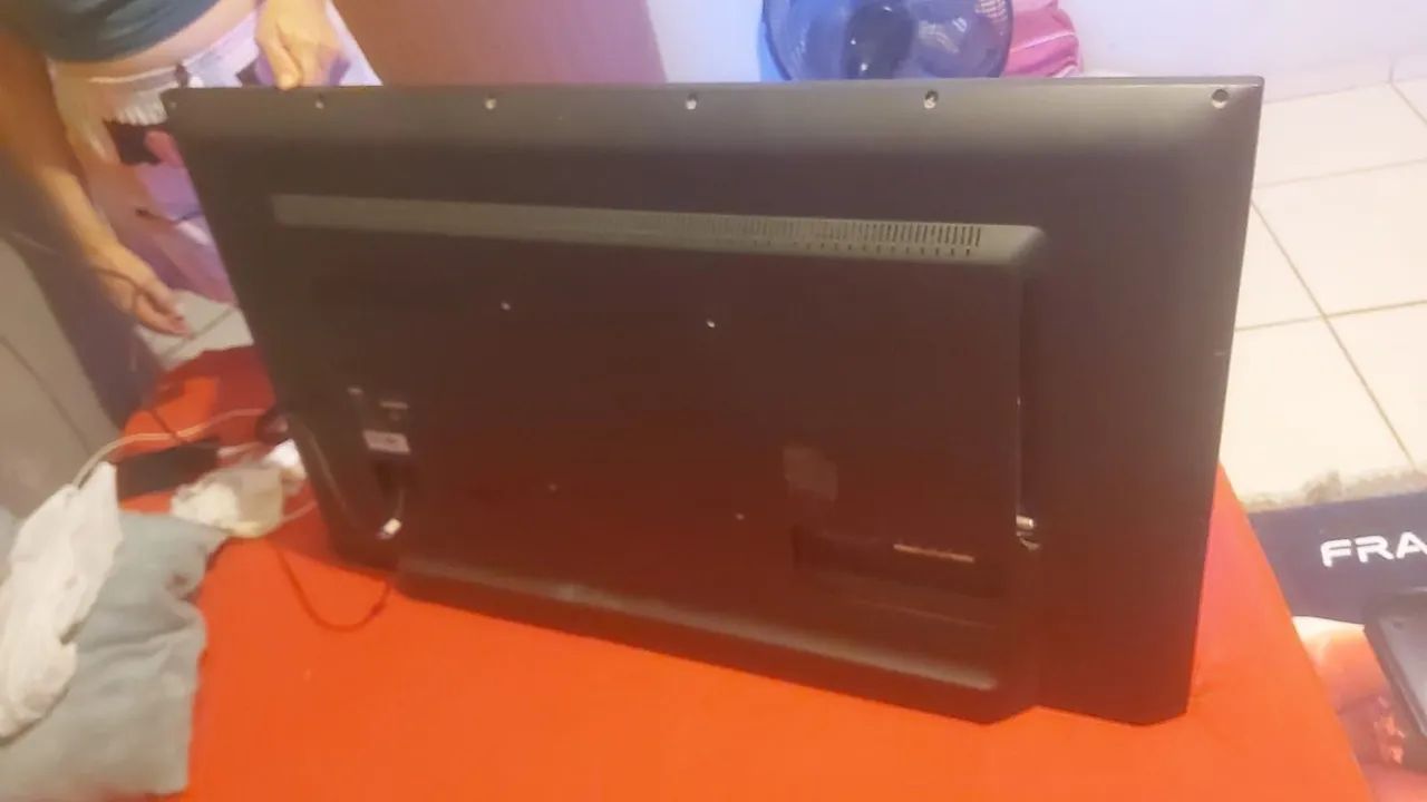 Vendo tv OAC 43 polegadas nova 1.000 no pix - Foto 2