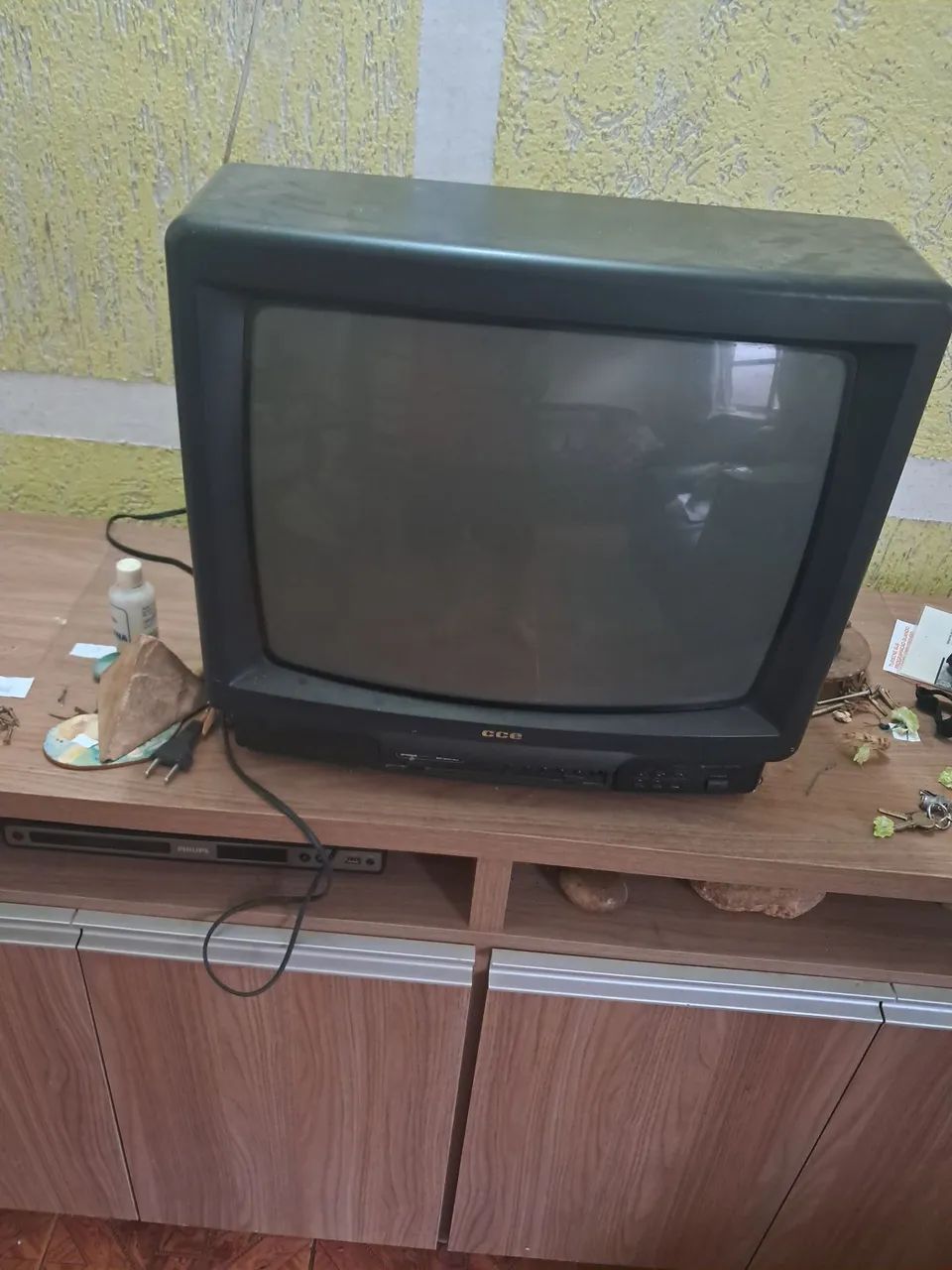 Tv CCE  tubo 22 polegadas .