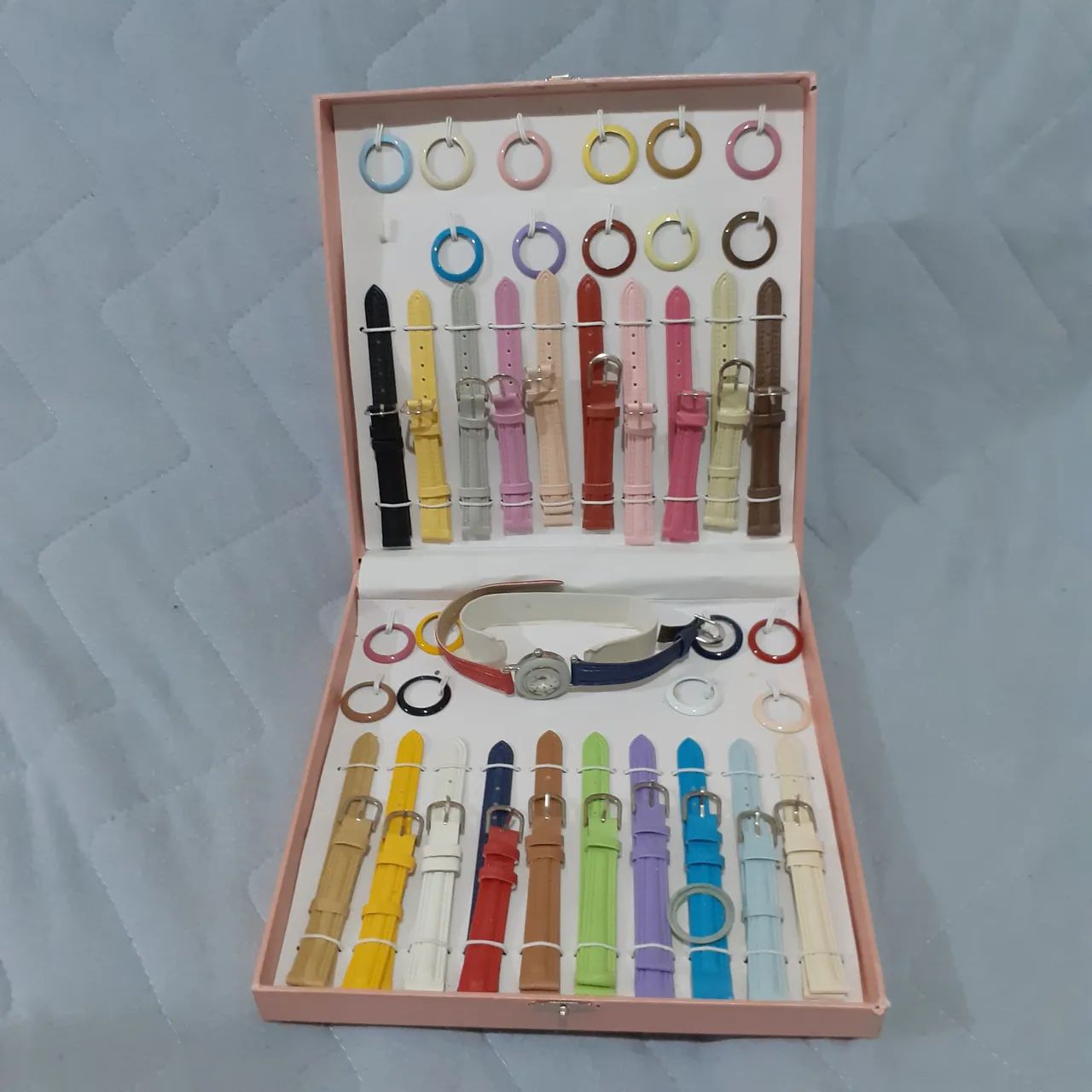 Kit relógio que troca pulseira - Fash