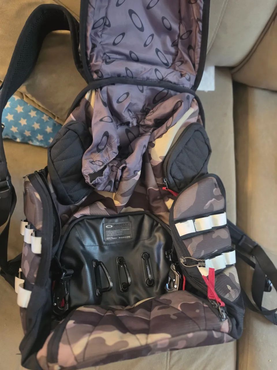 Mochila Oakley Bathroom Sink Camuflada - Original  - Foto 2