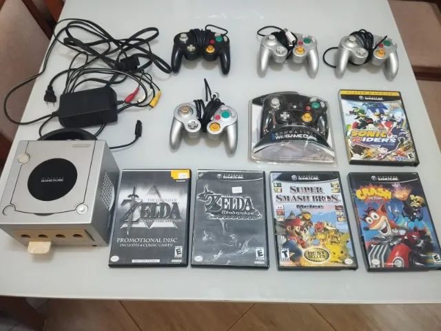 Nintendo GameCube com 5 jogos e 5 controle (1 novo lacrado