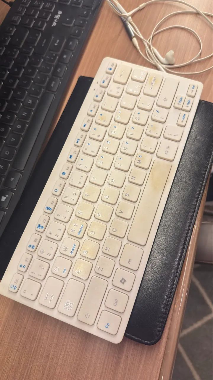 Teclado sem fio Bluetooth 