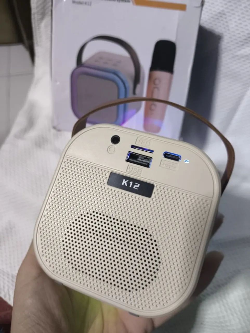 Caixinha Som Bluetooth Karaokê 2 Microfones Cor Bége Led - Foto 3