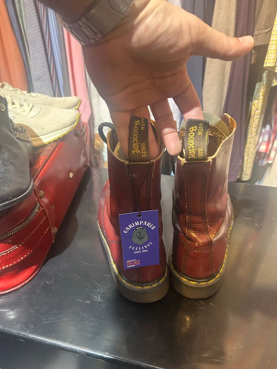 Bota dr martens  essa fabricada em Londres  - Foto 2