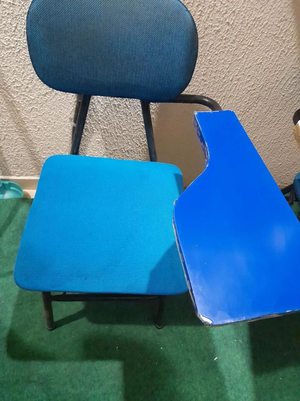 Cadeiras universitárias bem conservadas - Foto 6