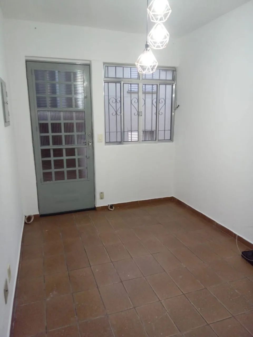 Locação Apto Vila Cléo 