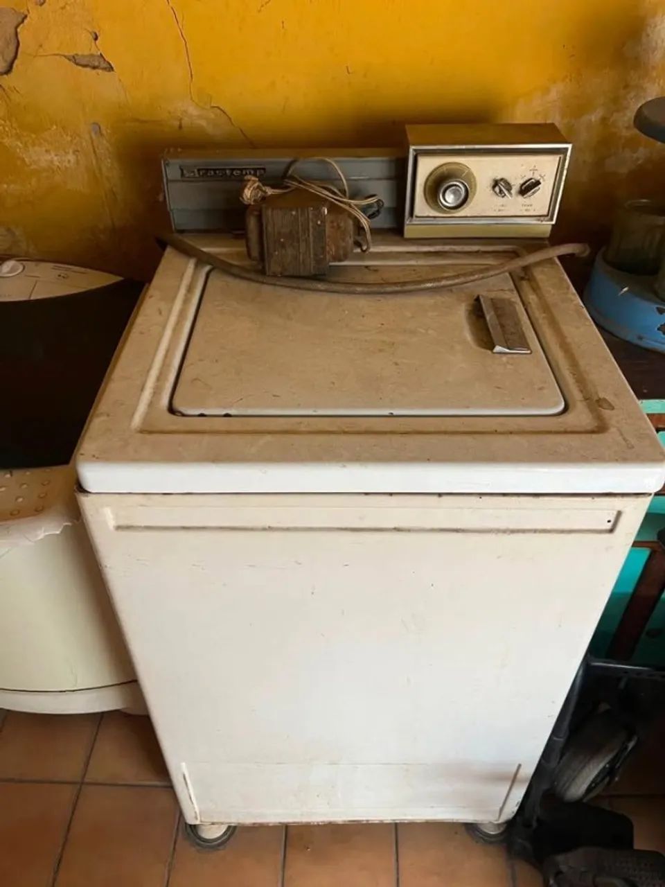 MAQUINA DE LAVAR ANTIGA (FUNCIONA)