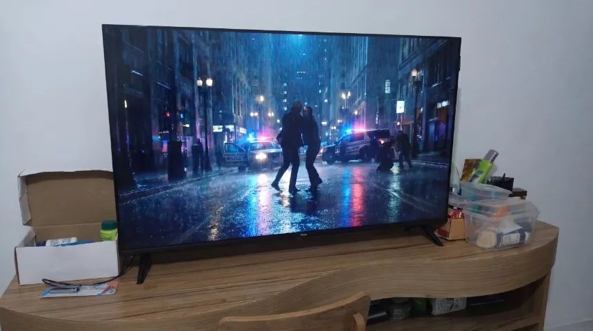 TCL TV 43 POLEGADAS MUITO NOVA SEM MARCAS DE USO - Foto 2