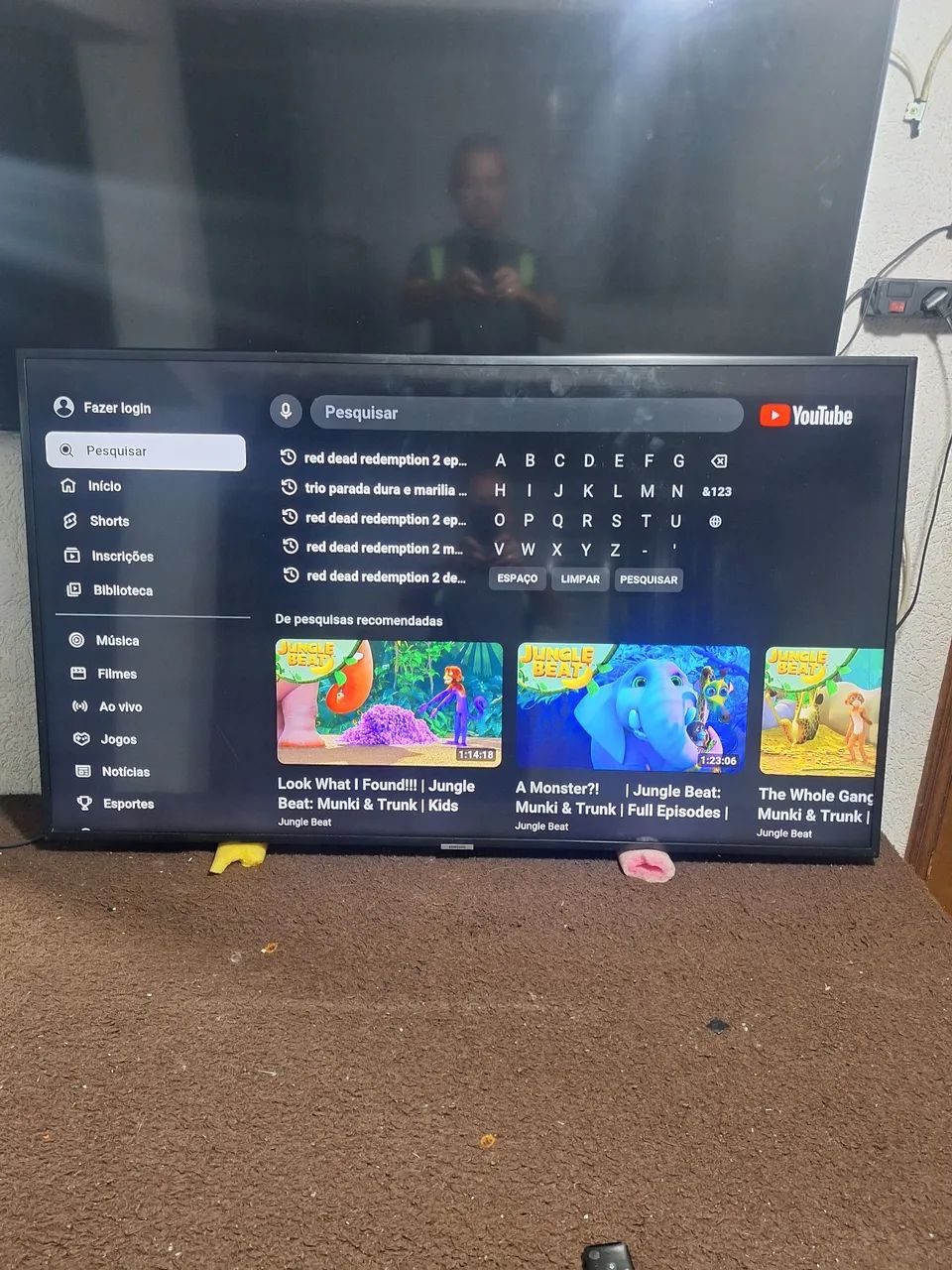 TV SMART SANSUNG 4K 50 POLEGADAS FUNCIONANDO PERFEITAMENTE SEM OS PES ACEITO CARTÃO  - Foto 5