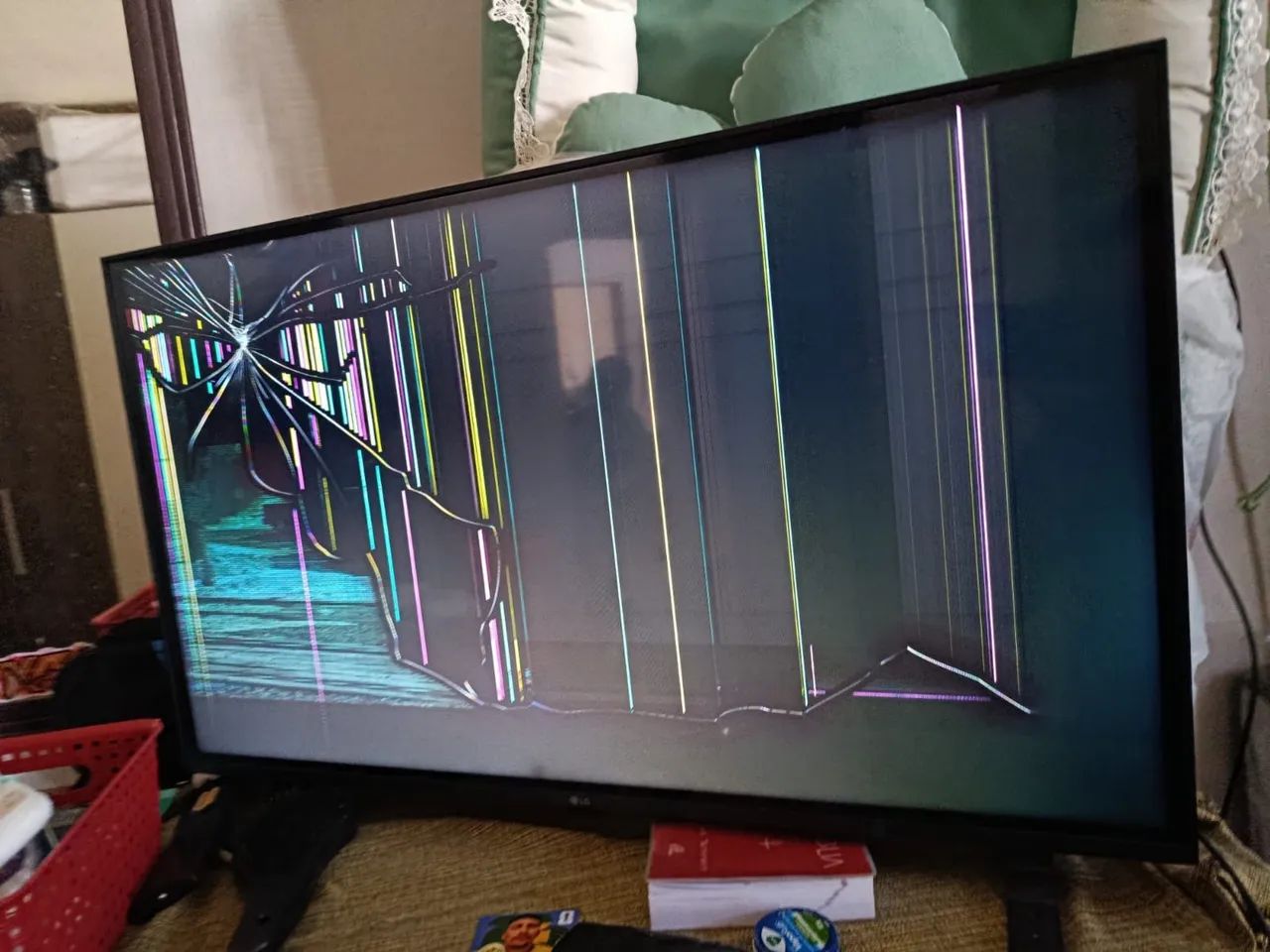 TV LG 32 Polegadas (Display trincado)