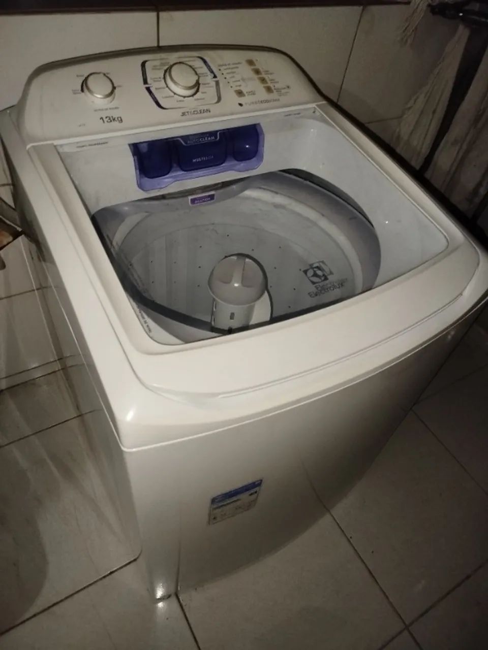 Máquina de lavar, lava e seca