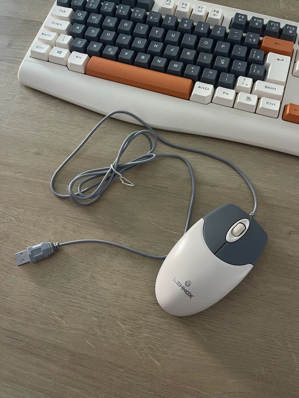 Teclado pouco usado Lehmox Gamer com mouse - Foto 4