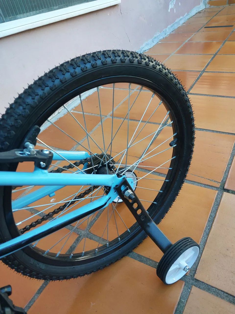 Bicicleta infantil KRS aro 20 com rodinhas - Foto 4