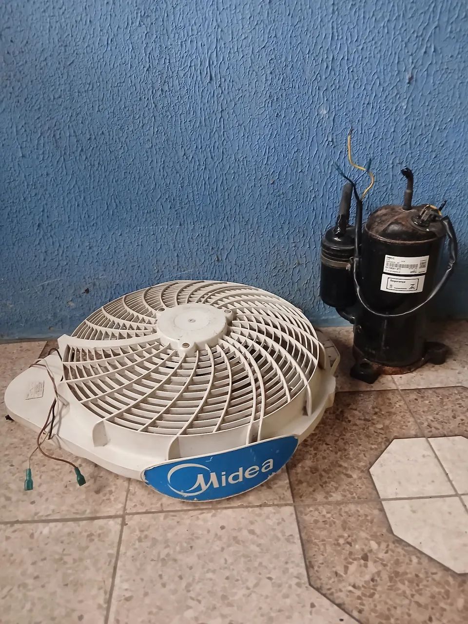 Vendo compressor de ar-condicionado 18 mil btus e motor ventilador.   - Foto 2