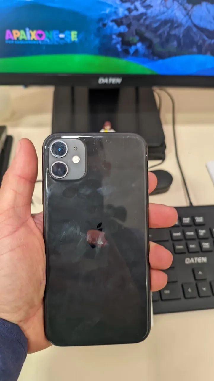 iPhone 11 64GB preto super conservado