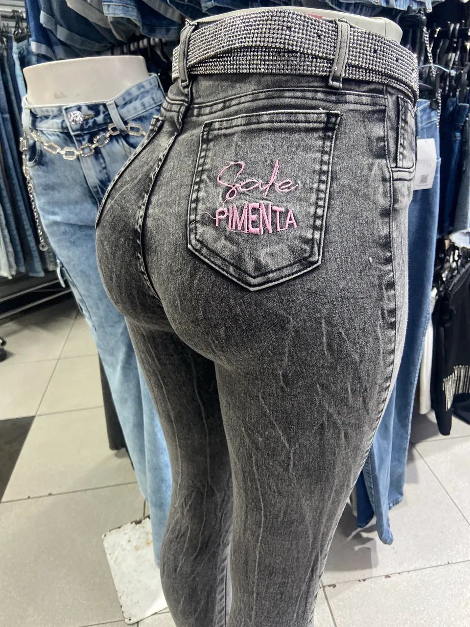 Calça jeans sal pimenta grafite