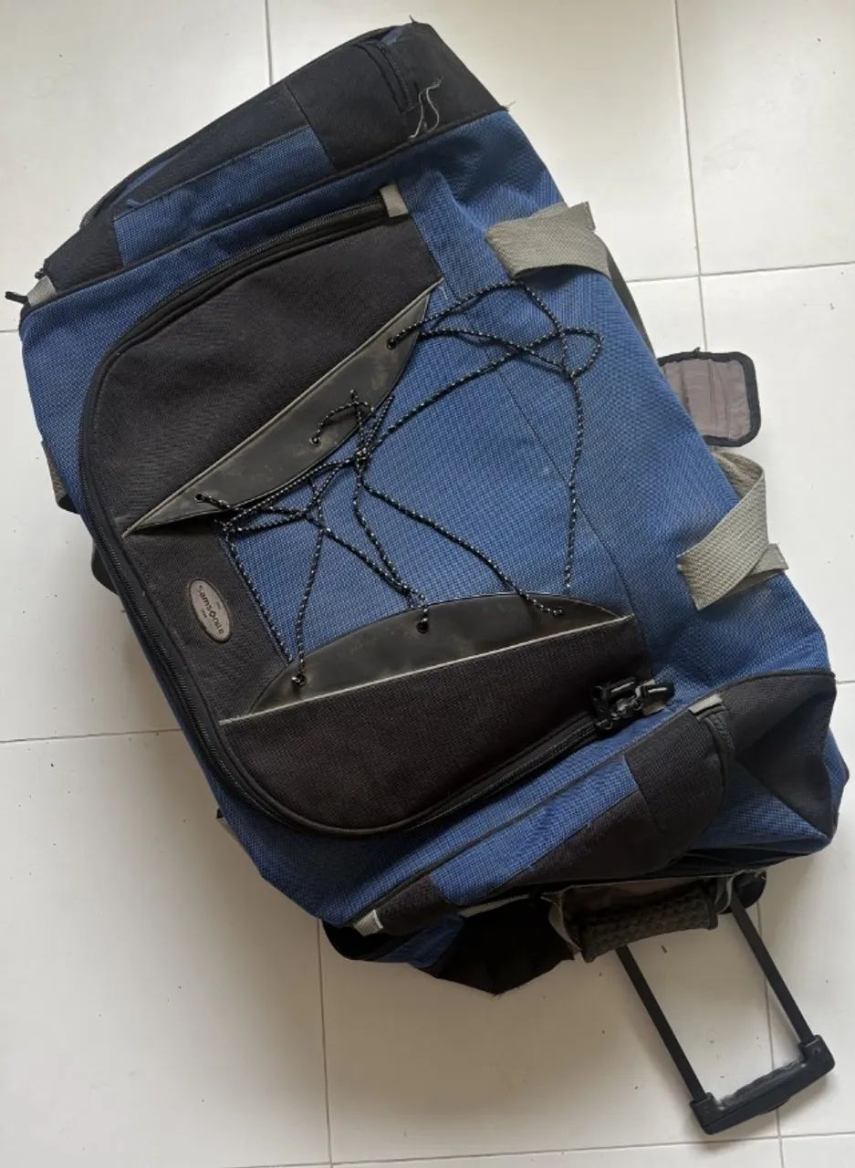 Mala Sacola de Viagem Samsonite Grande com Rodinhas Azul - Foto 2