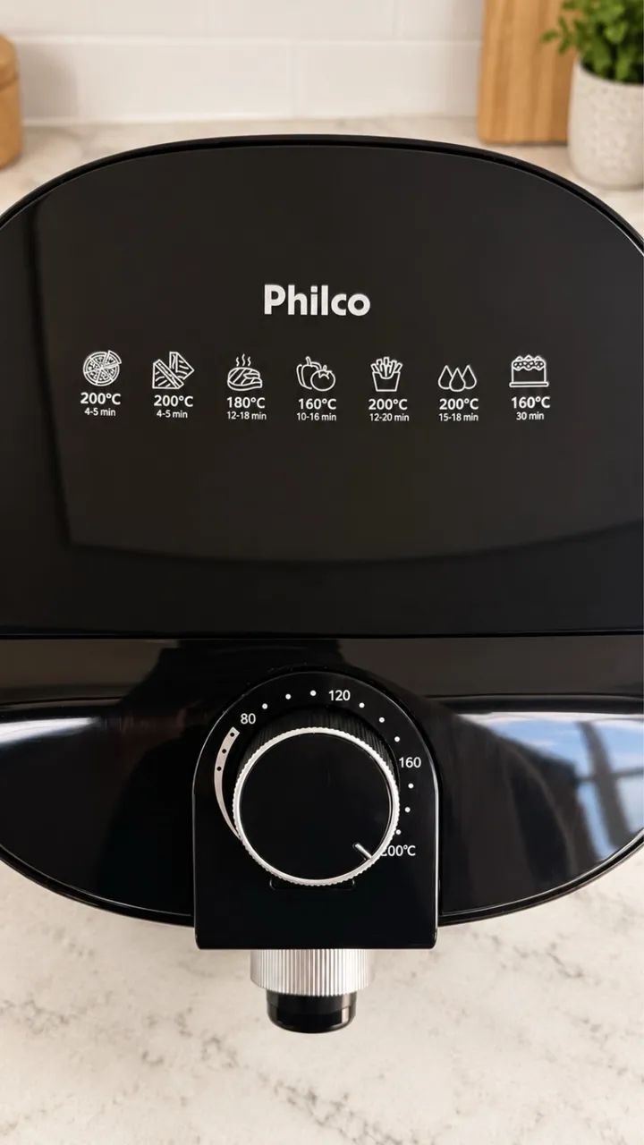 Air Fryer Philco preta com timer 