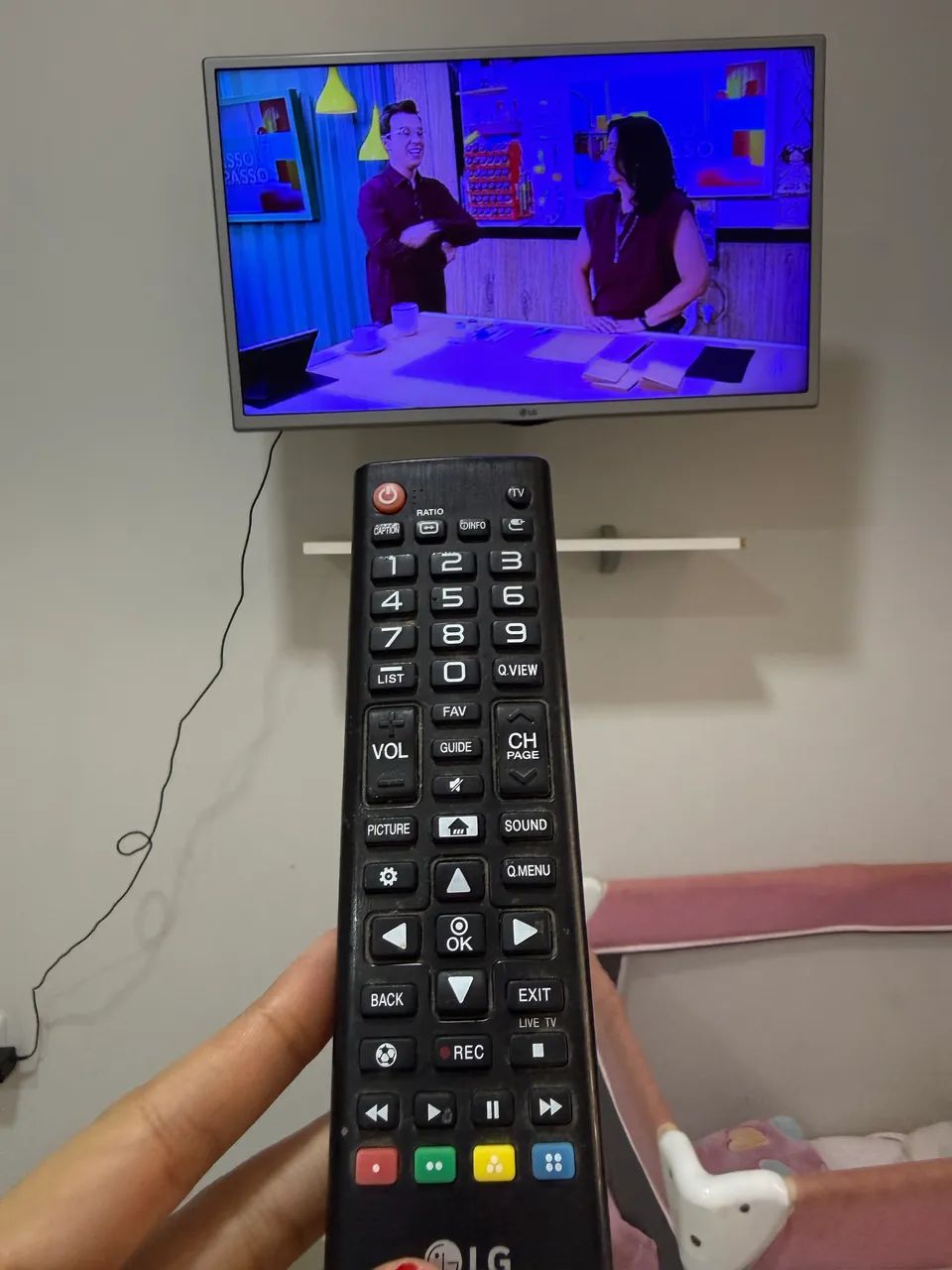TV LG 32 polegadas - com suporte e antena - Foto 2