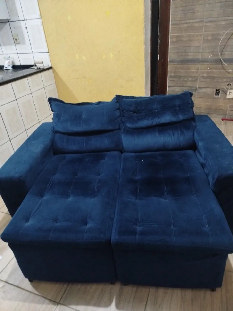 Sofá retrátil usado em bom estado 65568123761666120