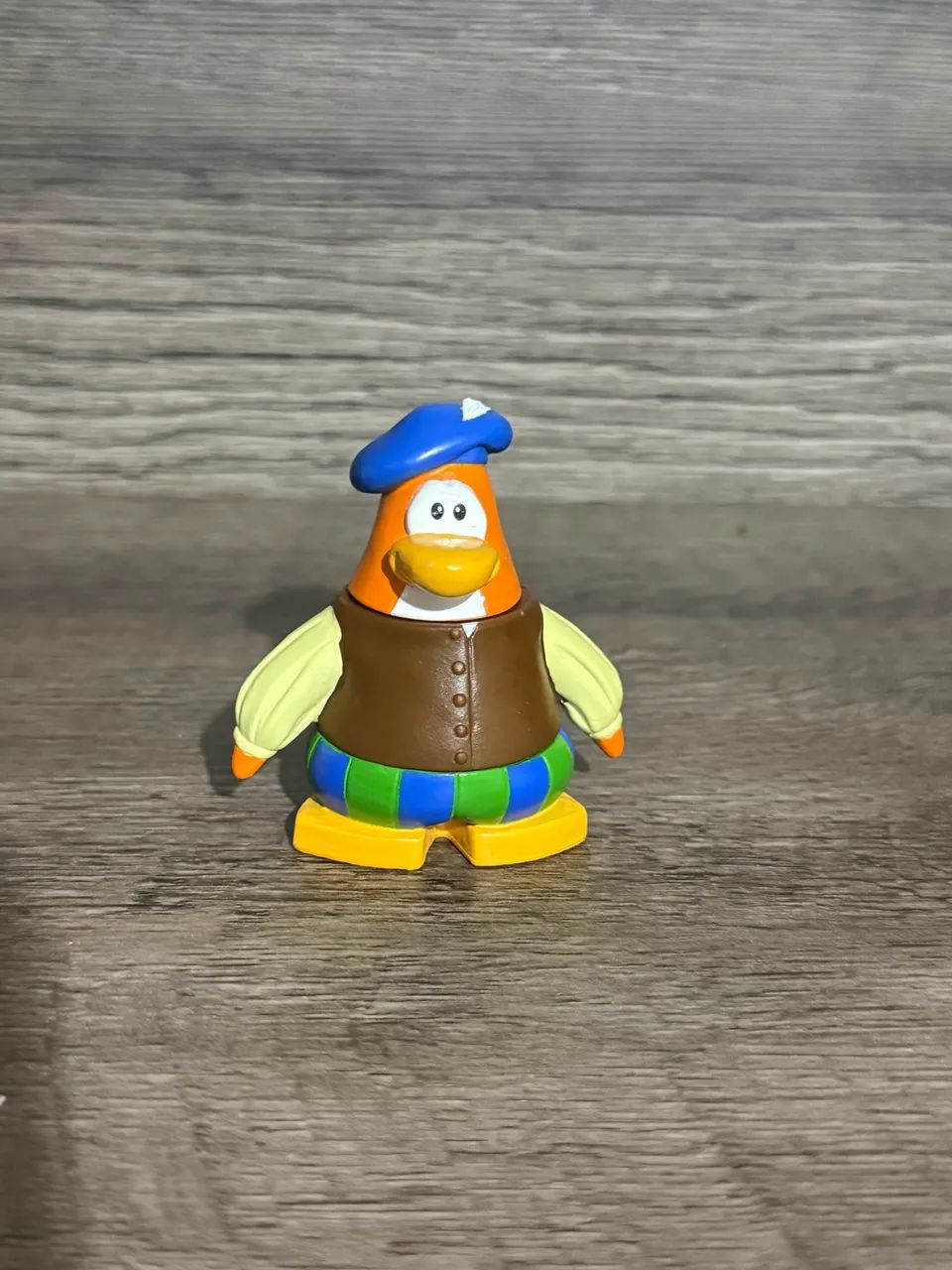 Club penguin boneco miniatura
