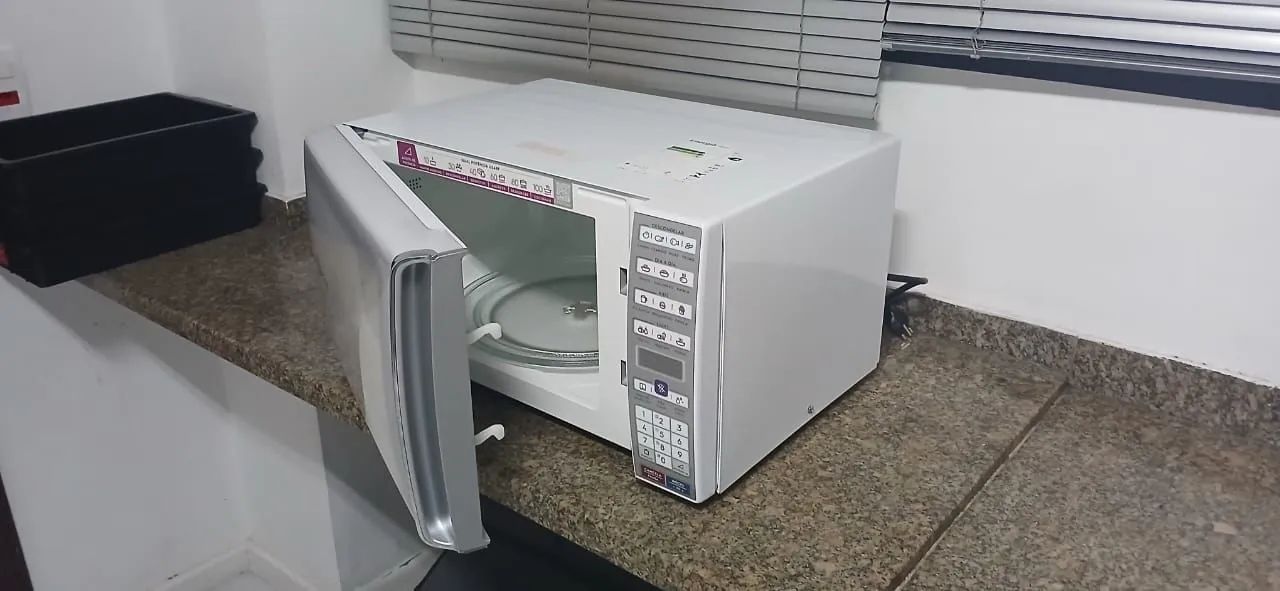 Microondas Eletrôlux 34litros - Foto 4