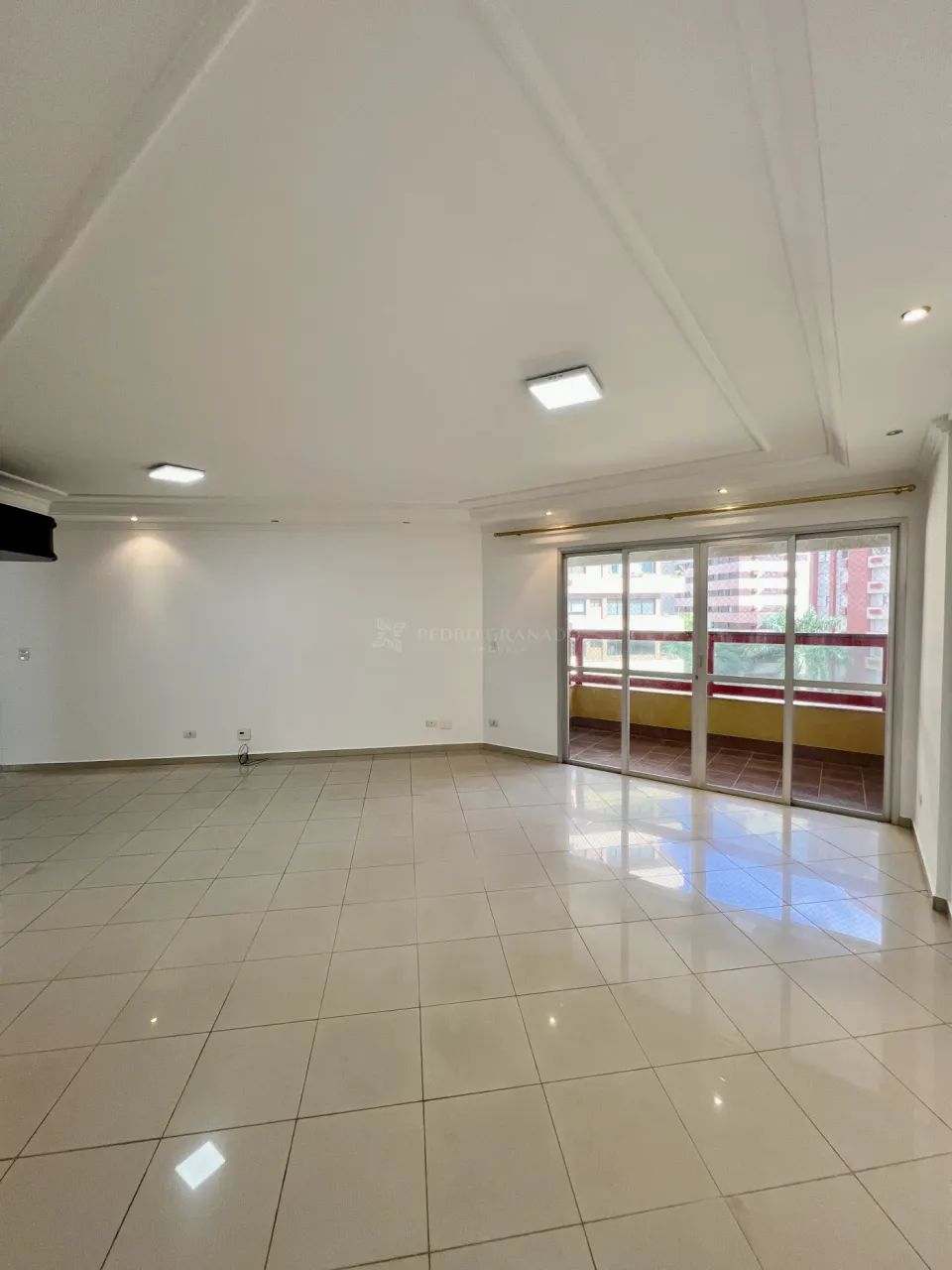 Apartamento 03 Dormitórios - Zona 01
