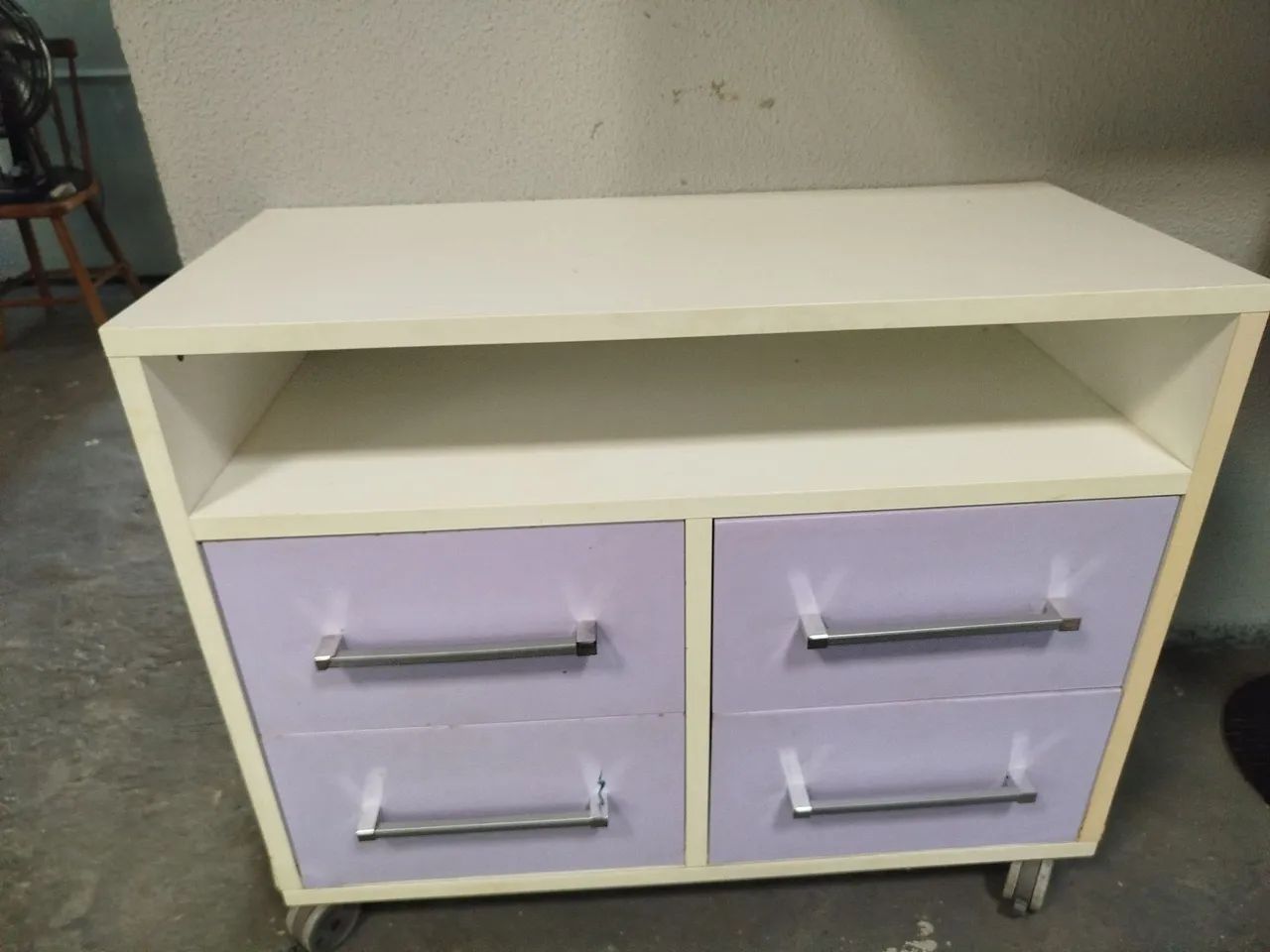 Cômoda resistente 