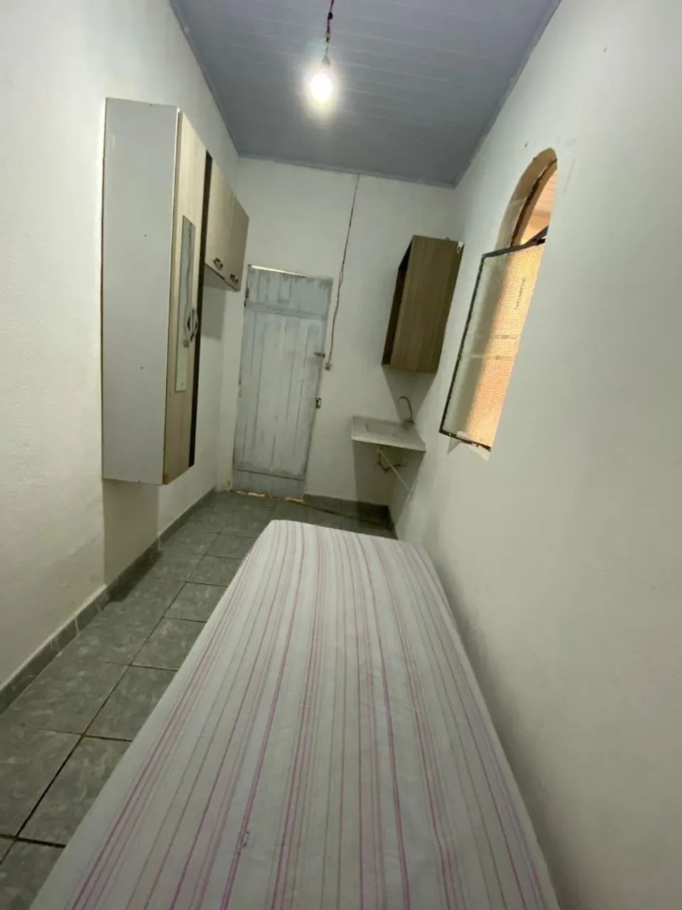 QUARTO NO CENTRO!!! - Foto 2