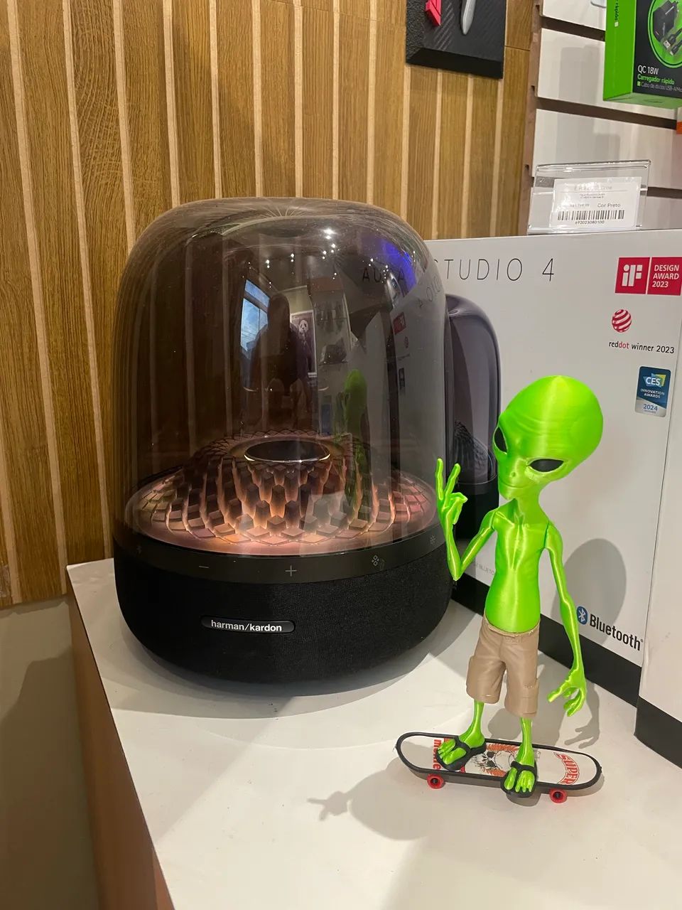 Caixa ONYX STUDIO 4 HARMAN KARDOM