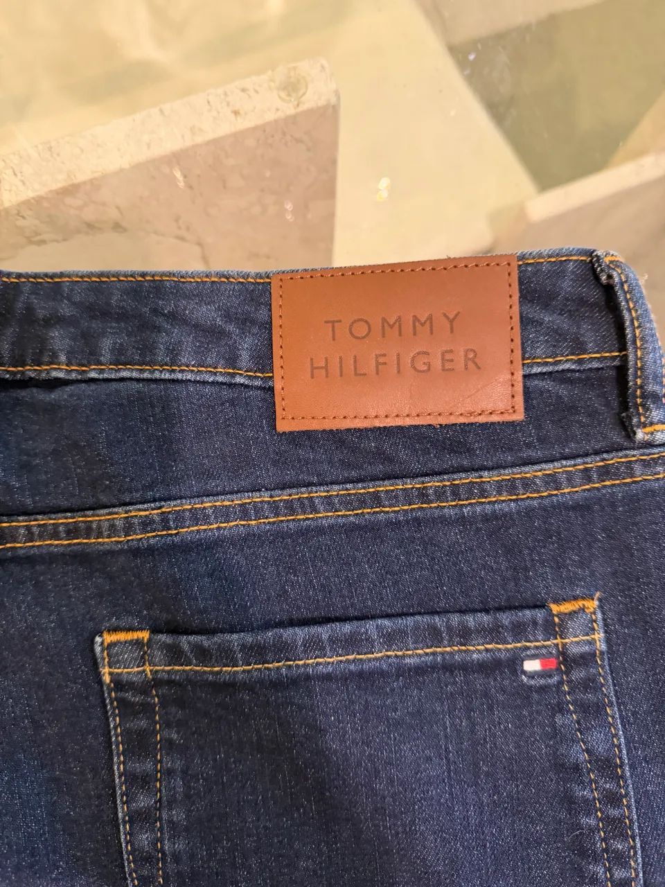 Vendo calça tommy Hilfiger original sem uso  - Foto 5