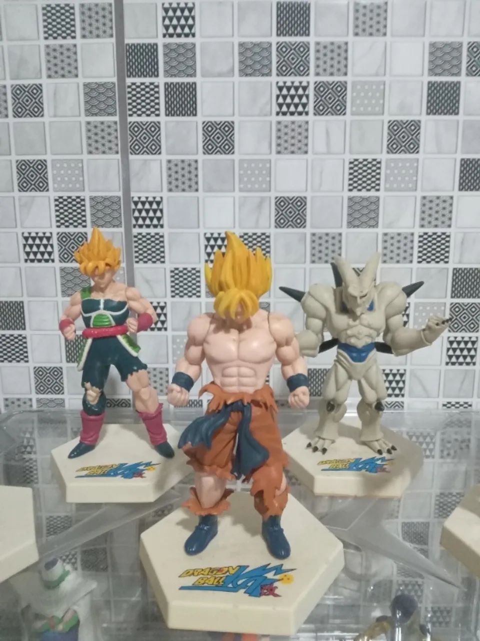 bonecos dragon ball com base (5 bonecos) - Foto 4