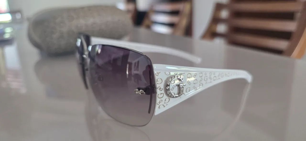 Óculos de Sol Guess Vintage Y2K Shield Branco com Strass - Foto 3
