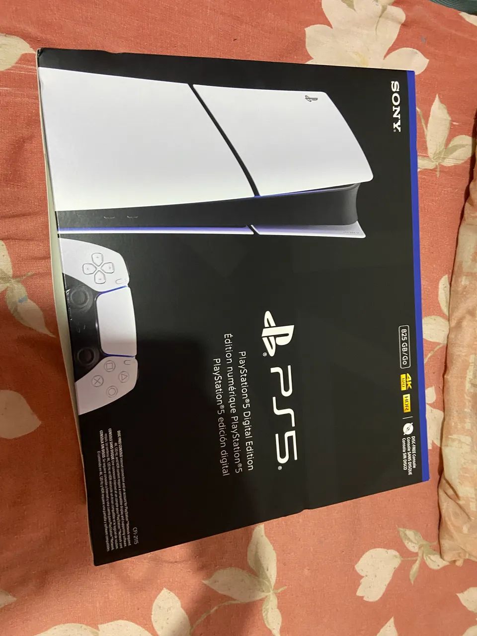 PS5 em ótimas condições, mais um console, todos os acessórios