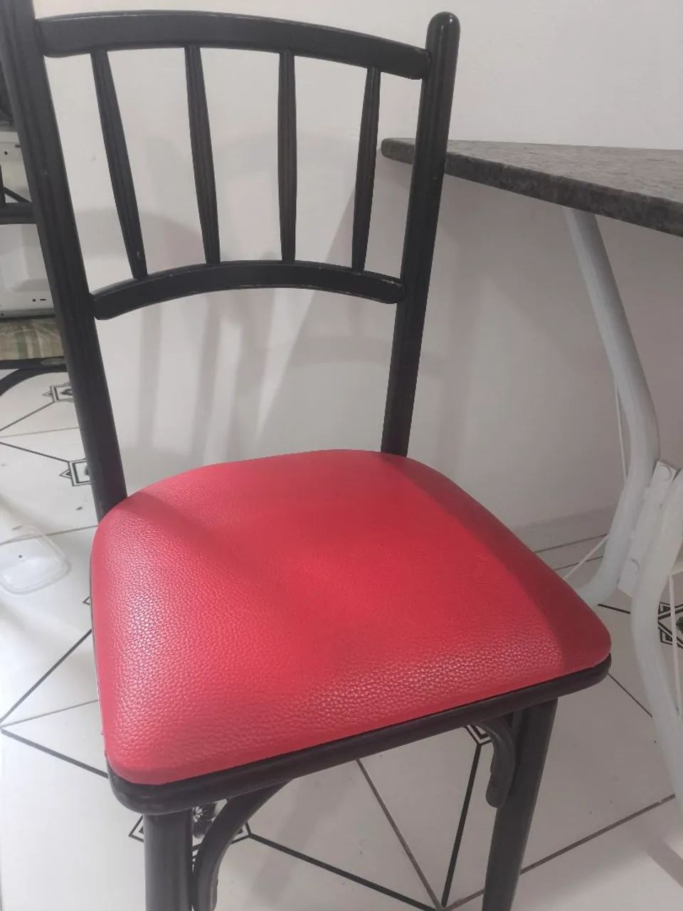 Mesa de granito com 3 cadeiras - Foto 3