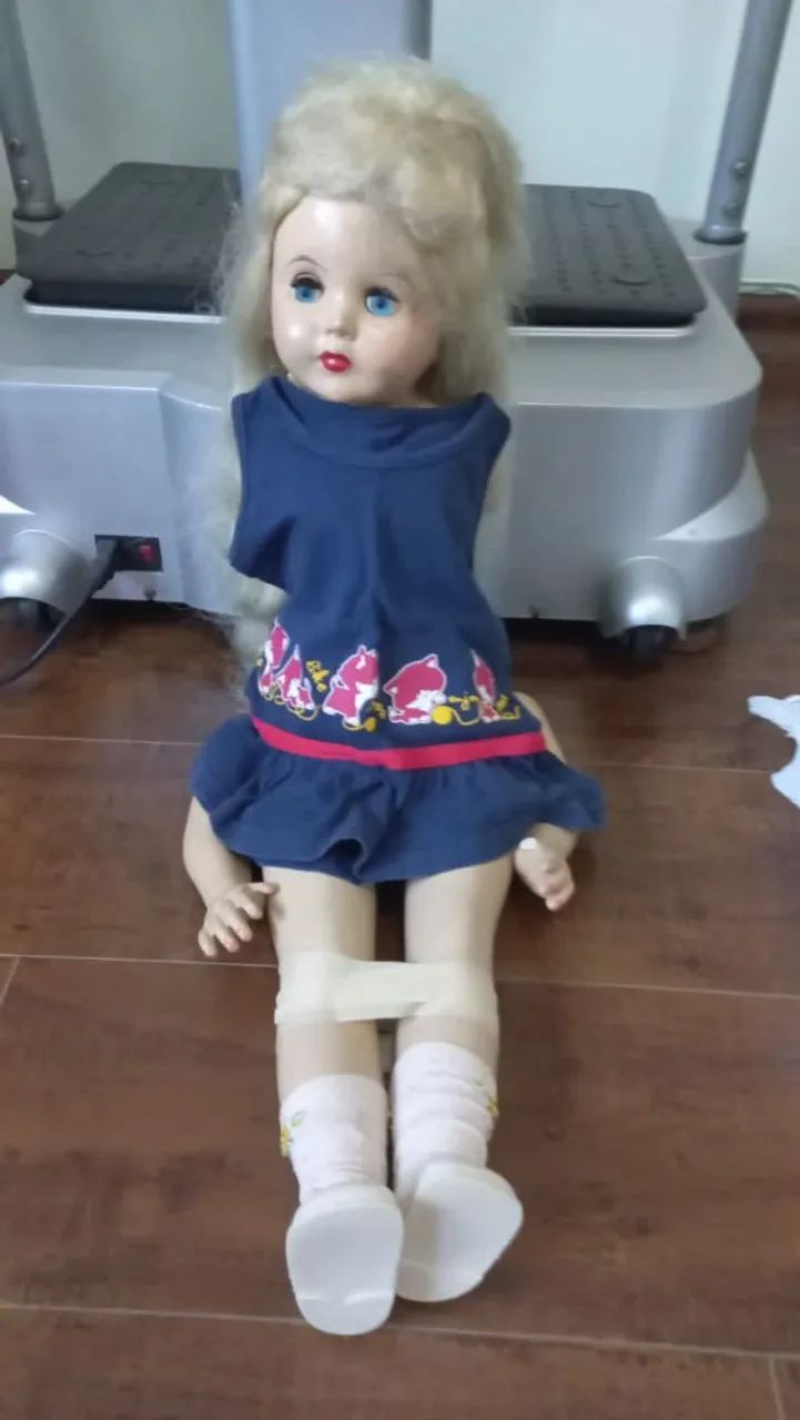 Boneca antiga, mais de 60 anos. - Foto 2