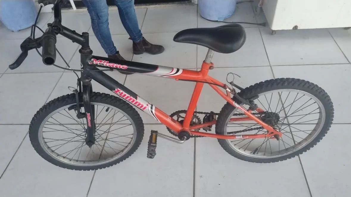 Bicicleta zummi aro 20 semi nova  - Foto 2